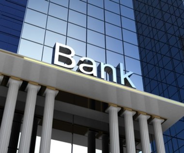 Banki kontra zerowe stopy