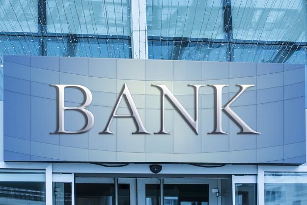 Banki mogą zwrócić Polakom 15 miliardów złotych /&copy;123RF/PICSEL