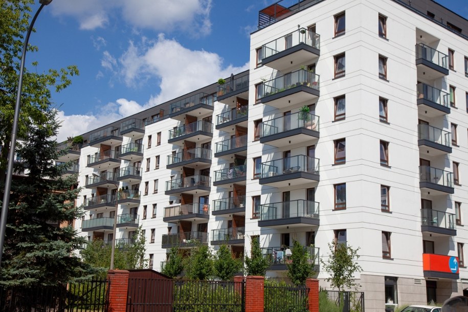 Banki podniosły oprocentowanie kredytów hipotecznych /Shutterstock