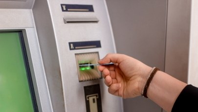 Banki podnoszą opłaty. Klienci zapłacą więcej za karty i wypłaty z bankomatów?