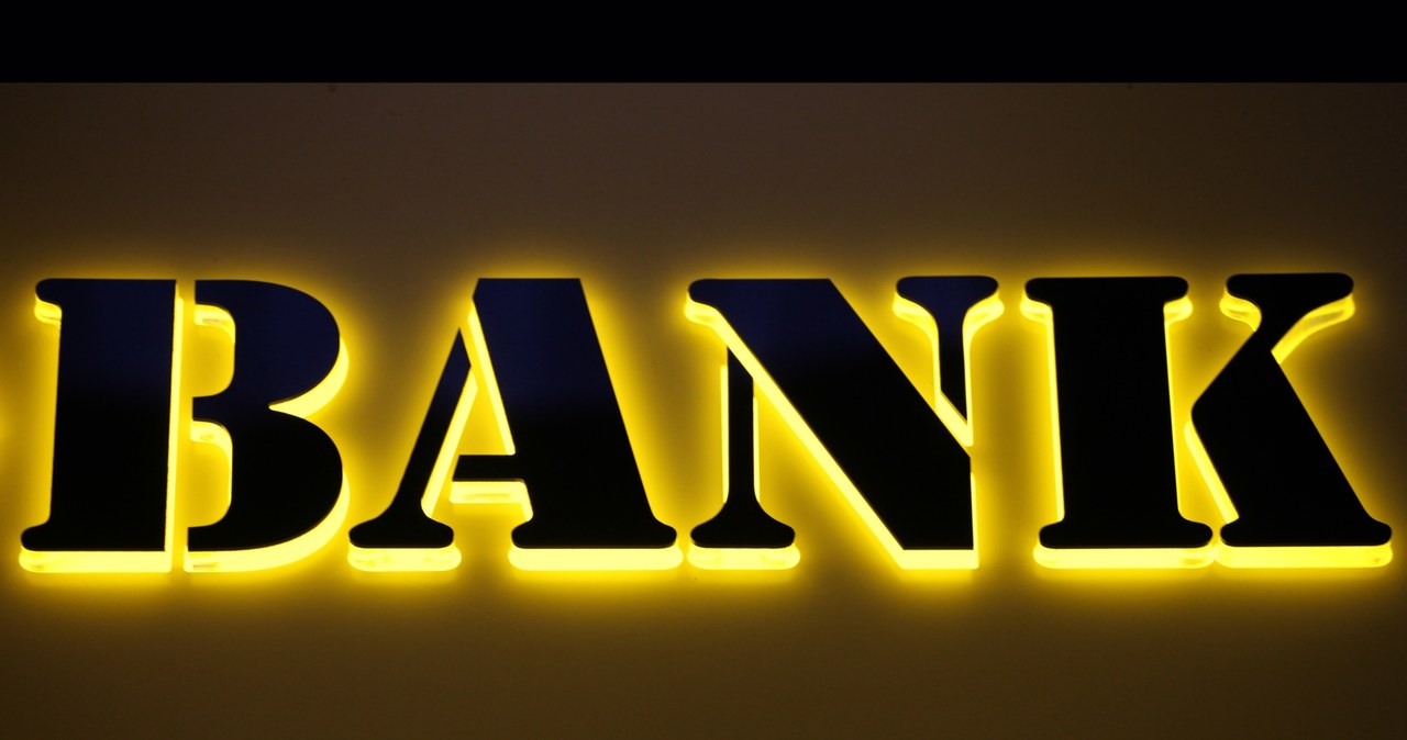 Banki stawiają klientom coraz wyższe wymagania /123RF/PICSEL