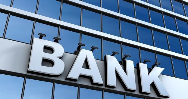 Banki stawiają na aplikacje mobilne /&copy;123RF/PICSEL