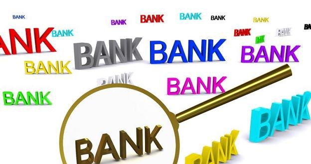 Banki wszędzie szukają pieniędzy /&copy;123RF/PICSEL