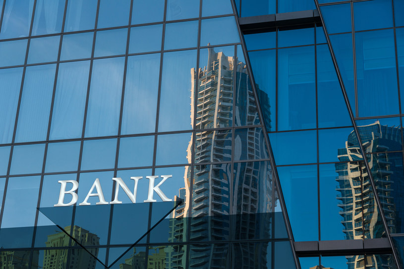 Banki wysyłają kredytobiorcom wezwania do zapłaty /123RF/PICSEL