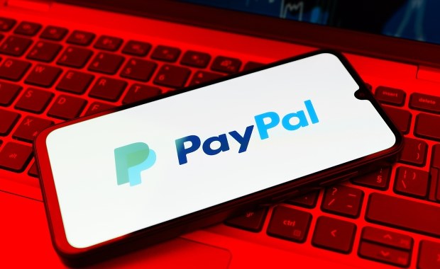 Banki zablokowały PayPal. Próba oszustwa na miliardy?