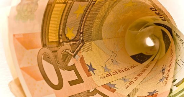Banki zapłacą 5 mld euro kar? Takie mogą być skutki nowych unijnych regulacji /&copy;123RF/PICSEL
