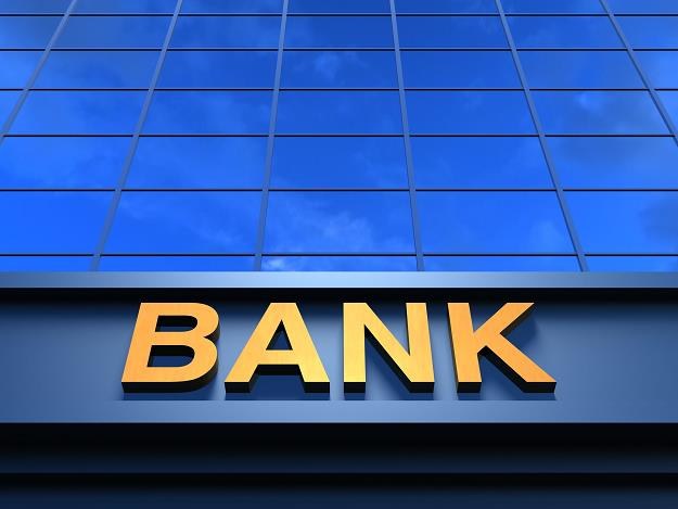 Banki zarabiają coraz mniej /&copy;123RF/PICSEL