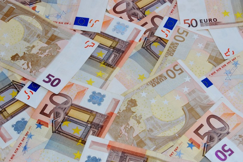 Banknoty euro; zdj. ilustracyjne /© Glowimages
