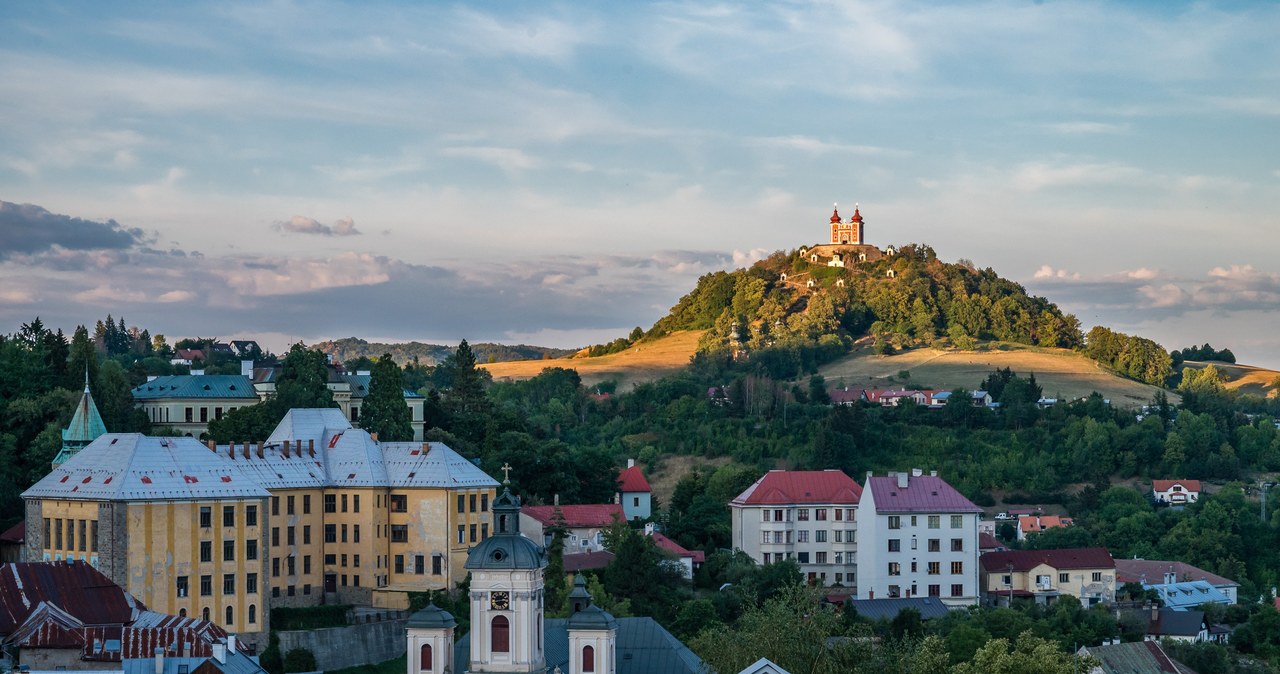 Bańska Szczawnica to słowackie miasto wpisane na Listę Światowego Dziedzictwa UNESCO. Oferuje liczne zabytki, spokojną atmosferę i odpoczynek w zachwycających okolicznościach przyrody. /East News