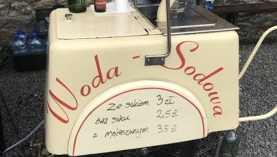 Bar rodem z PRL-u przy średniowiecznym Zamku Czocha