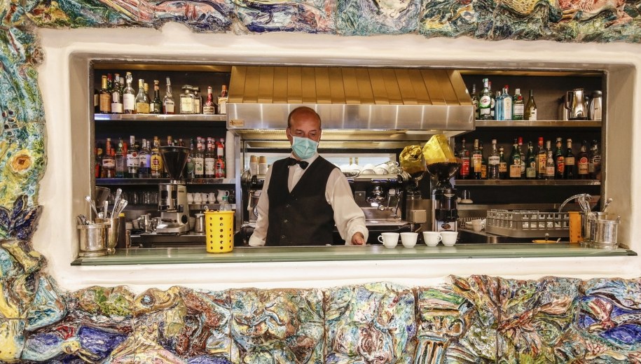 Bar w Rzymie /GIUSEPPE LAMI /PAP/EPA