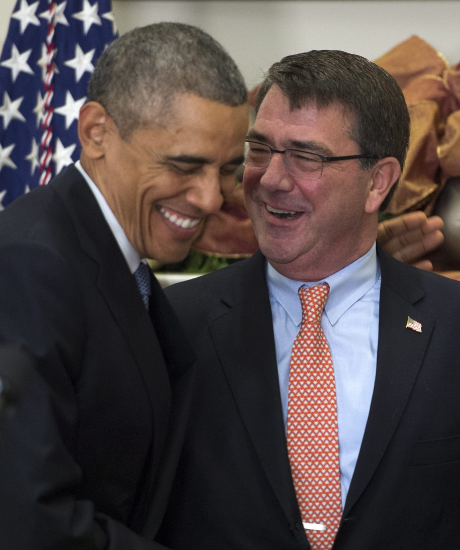 Barack Obama i Ashton Carter /SHAWN THEW    /PAP/EPA