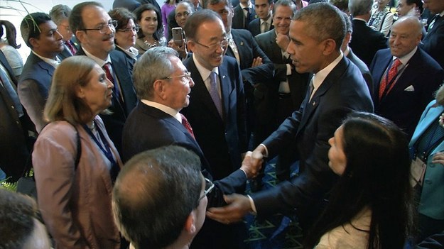 Barack Obama i Raul Castro /PANAMA PRESIDENCY /PAP/EPA
