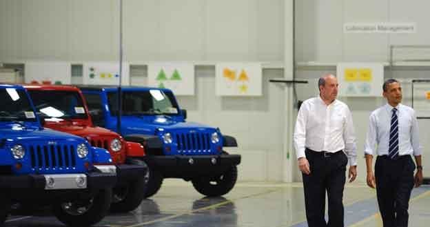 Barack Obama w fabryce Chryslera w Toledo gdzie produkowany jest jeep wrangler /AFP