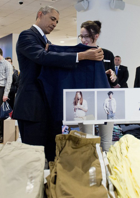 Barack Obama w sklepie GAP /SAUL LOEB /East News