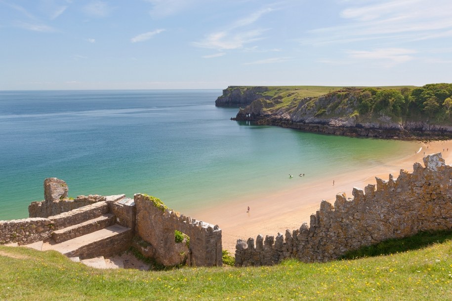 Barafundle Bay została okrzyknięta najpiękniejszą plażą w Wielkiej Brytanii /Shutterstock