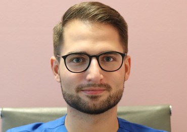 Specjalista w zakresie ginekologii i położnictwa. pracuje w Klinice Endokrynologii Ginekologicznej i Ginekologii Szpitala Uniwersyteckiego oraz w Centrum Medycznym Superior w Krakowie. Jego główne zainteresowania zawodowe to profilaktyka i leczenie schorzeń narządu rodnego, niepłodności oraz diagnostyka ultrasonograficzna