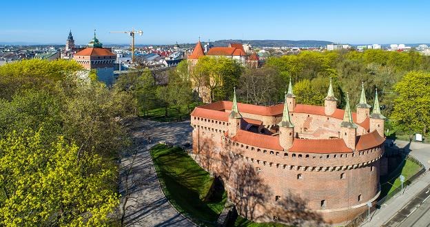 Barbakan jest atrakcją Krakowa /&copy;123RF/PICSEL