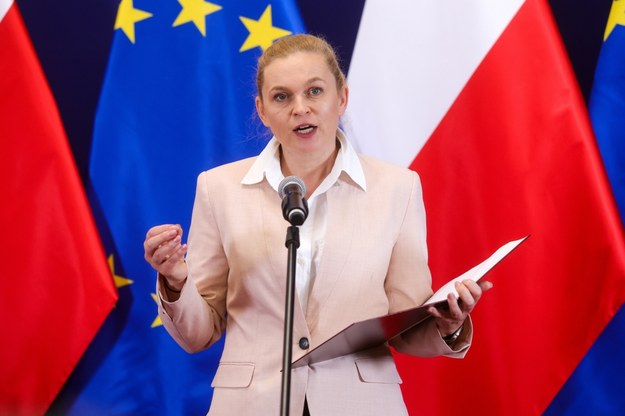 Barbara Nowacka podczas konferencji prasowej po spotkaniu z przedstawicielami ZNP. /Rafał Guz /PAP