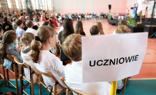 Barbara Nowacka reaguje na skandal w starachowickiej szkole