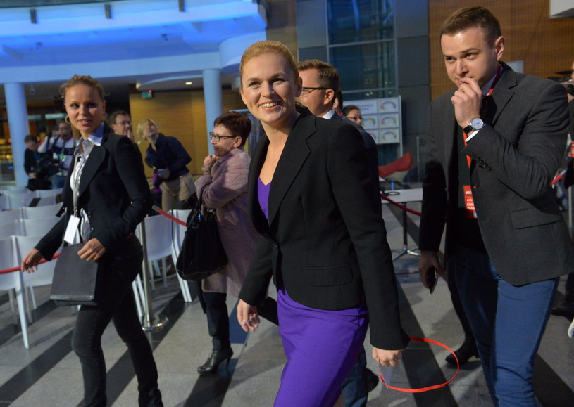 Barbara Nowacka w drodze na debatę /Marcin Obara /PAP
