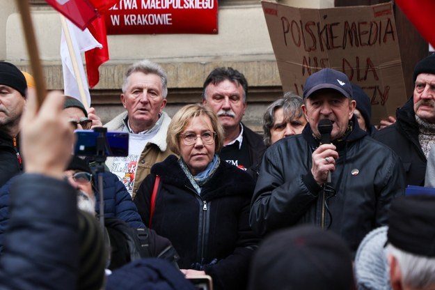 Barbara Nowak na demonstracji w obronie mediów publicznych przed Urzędem Wojewódzkim /Art Service /PAP