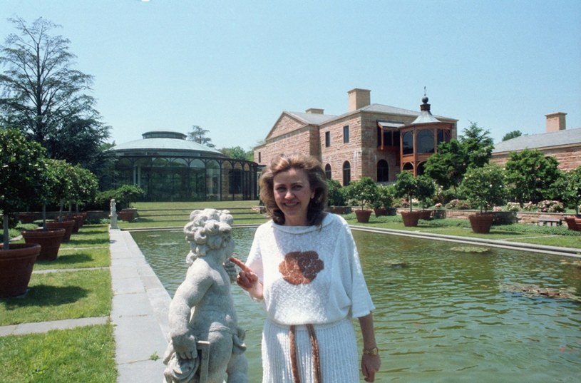 Barbara Piasecka Johnson na terenie swojej posiadłości w Princeton, 4 czerwca 1986 roku /East News