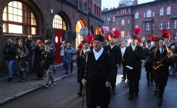 Barbórka ruszyła, orkiestra zagrała. Zobacz nagranie z Nikiszowca