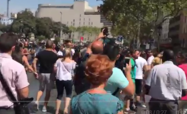 Barcelona: Ewakuacja Placu Katalońskiego. Powód? Podejrzany pakunek