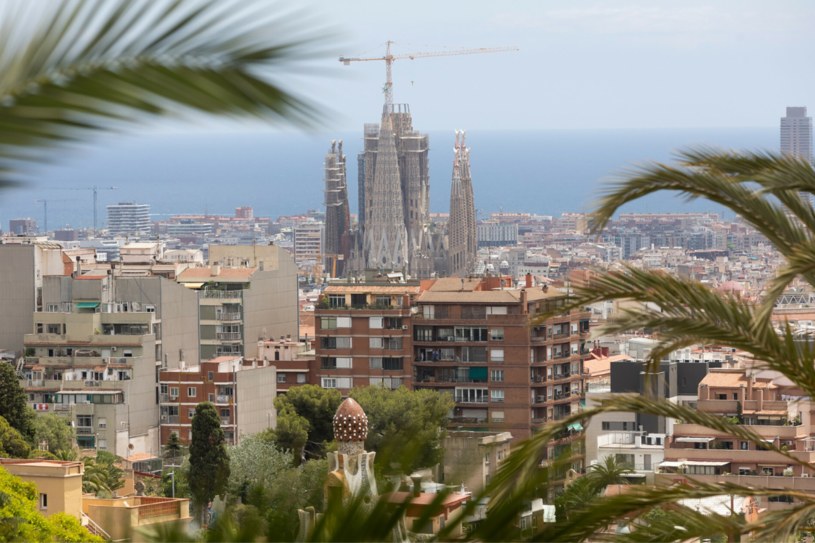 Barcelona nazywana jest miastem Gaudiego /Dawid Chalimoniuk/REPORTER /East News