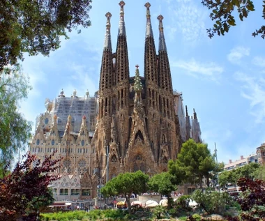 Barcelona podnosi poprzeczkę. Zaprasza bogatych turystów