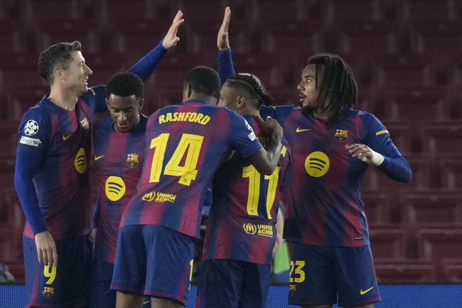 Barcelona pokonała Eintracht u siebie 2:1 /PAP/EPA/Enric Fontcuberta /PAP/EPA