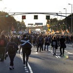 Barcelona: Protesty w czasie wizyty króla. "Gilotyna dla satrapów"