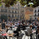 Barcelona walczy z kryzysem i drożyzną czynszów. "Mieszkania nie do spekulacji"