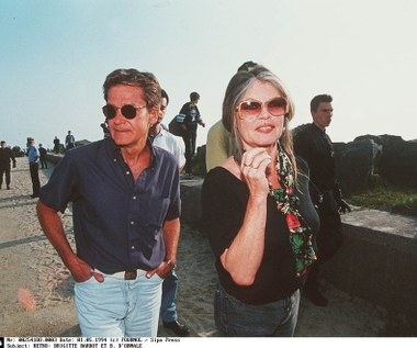 Bardot miała czterech mężów. Z Vadimem, z którym ślub wzięła w 1952 roku, rozeszła się po dwóch latach. W 1959 roku wyszła za mąż za aktora Jacques'a Charriera, z którym miała jedyne dziecko. Następnym jej mężem był (1966-1969) niemiecki milioner Guenter Sachs, a obecnym, od 1992 roku - Bernard d'Ormale (na zdjęciu), doradca prawny szefa Frontu Narodowego Jean-Marie Le Pena.