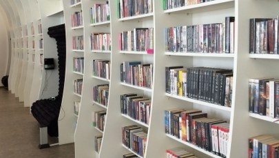 Bardziej od e-booków Polacy wolą tradycyjne książki. Co czytają?