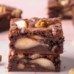Bardzo czekoladowy deser, który nie idzie w boczki. Rozpływa się ustach, a w środku ma niespodziankę