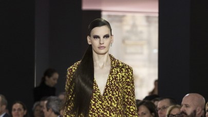 Bardzo długie płaszcze i futra hitem kobiecej mody!