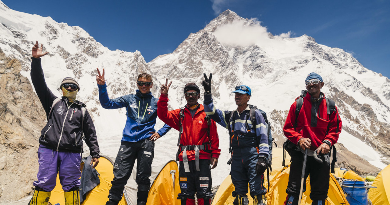 Bargiel celuje w kolejny historyczny wyczyn... Zobaczcie zdjęcia z jego wyprawy na K2!