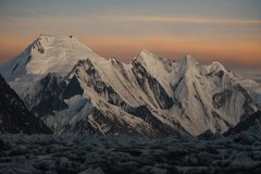 Bargiel celuje w kolejny historyczny wyczyn... Zobaczcie zdjęcia z jego wyprawy na K2!