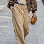 jeansy Barrel jeans to hit wiosny 2026. Komu pasują spodnie beczki?