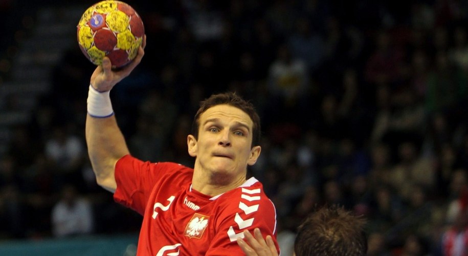 Bartłomiej Jaszka w akcji /JAVIER CEBOLLADA    /PAP/EPA