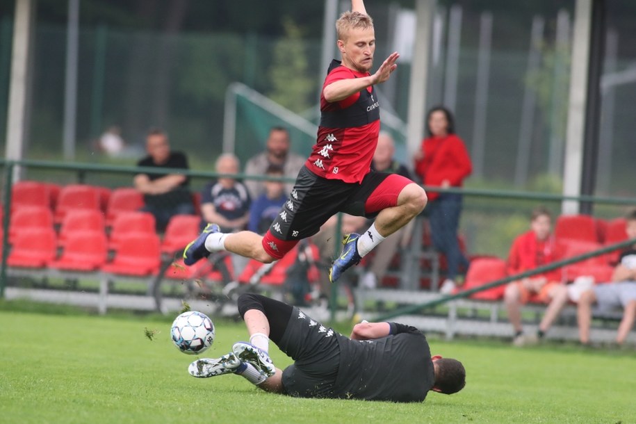 Bartłomiej Pawłowski i Wasyl Łytwynenko podczas treningu Widzewa Łódź /Roman Zawistowski /PAP