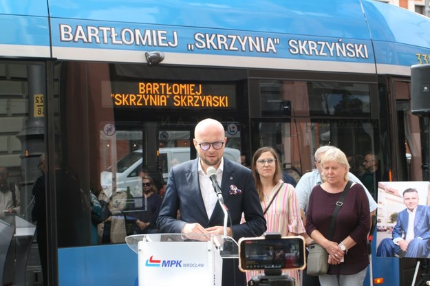 Bartłomiej "Skrzynia" Skrzyński został patronem wrocławskiego tramwaju /MPK Wrocław /Materiały prasowe