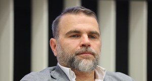 Bartosiak: Polsce realnie grozi wojna. "Nikt nie będzie za nas umierać"