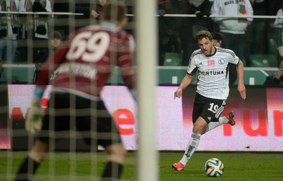 Bartosz Bereszyński w ligowym meczu Legii z Jagiellonią Białystok /Bartłomiej Zborowski /PAP