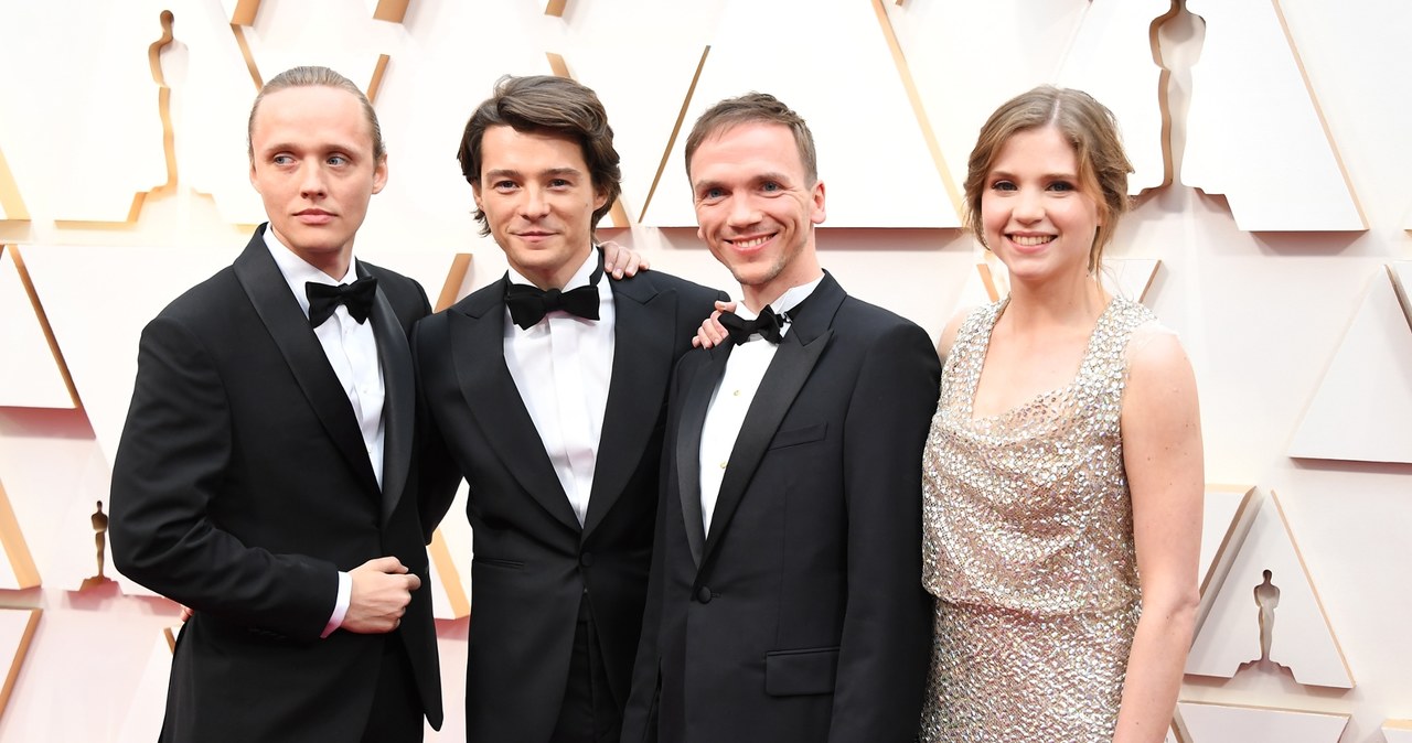 Bartosz Bielenia, Tomasz Ziętek, Jan Komasa i Eliza Rycembel podczas gali oscarowej w 2020 roku / Steve Granitz / Contributor /Getty Images