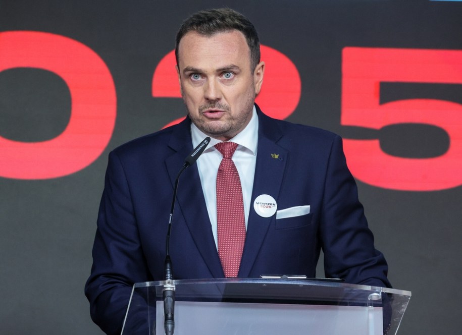 Bartosz Bocheńczak na konwencji przedwyborczej Sławomira Mentzena - ówczesnego kandydata Konfederacji w wyborach na prezydenta Polski; sierpień 2024 roku /Wojciech Olkusnik/East News  /East News