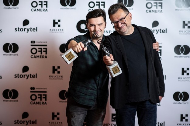Bartosz Kruhlik (po lewej) z narodą za film "Supernova" /fot. E. Dufaj/Mastercard Off Camera /Materiały prasowe