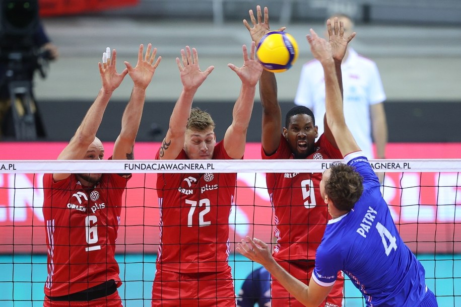 Bartosz Kurek, Mateusz Poręba i Wilfredo Leon /	Łukasz Gągulski /PAP